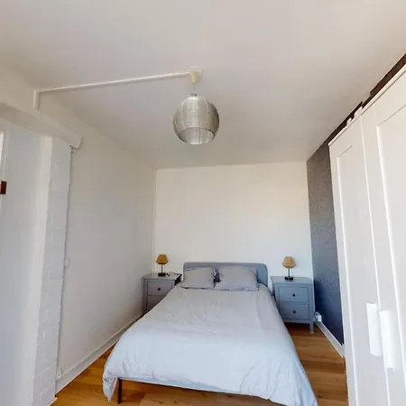 Grand F5 Avec Balcon & Parking - Proche Gare & Universite * Le Havre
