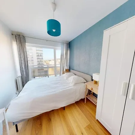 Grand F5 Avec Balcon & Parking - Proche Gare & Universite Apartment