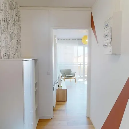 Grand F5 Avec Balcon & Parking - Proche Gare & Universite Apartment *
